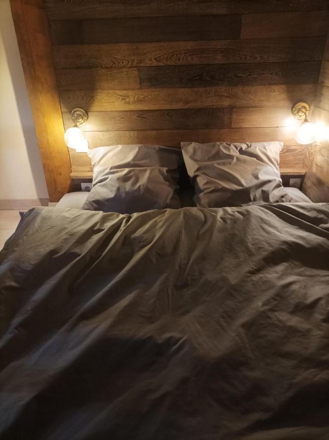 Appartamento Chorni Vivtsy Černivci Esterno foto